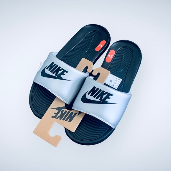 Nike Victori One Slider - Black/Metallic Silver - UK 8.5 - CN9677-006 - Picture 3 of 5